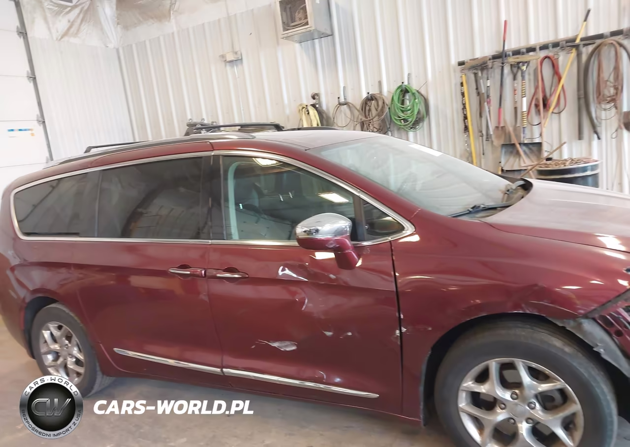 2018 Chrysler Pacifica Limited VIN:2C4RC1GG1JR276038 - 13