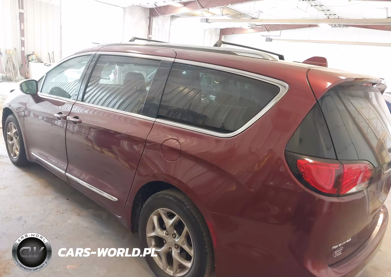 2018 Chrysler Pacifica Limited VIN:2C4RC1GG1JR276038 - 3