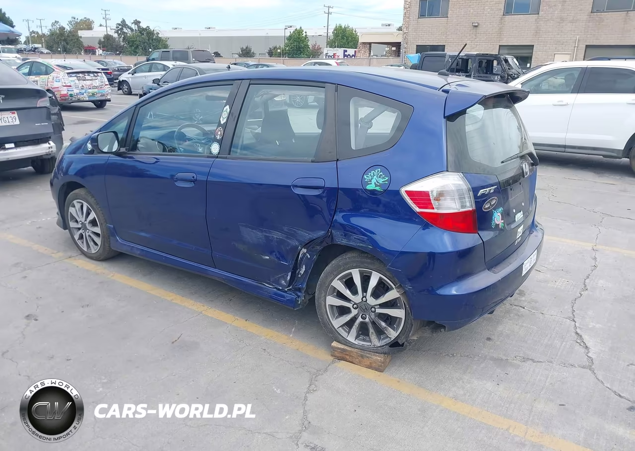 2012 Honda Fit Sport VIN:JHMGE8H54CC010899 - 3