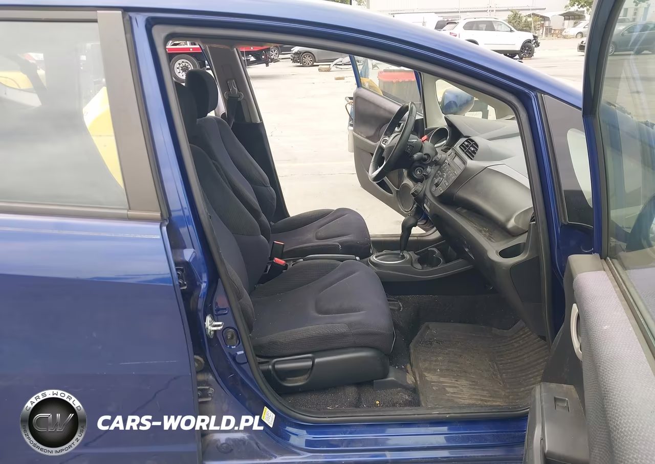 2012 Honda Fit Sport VIN:JHMGE8H54CC010899 - 5