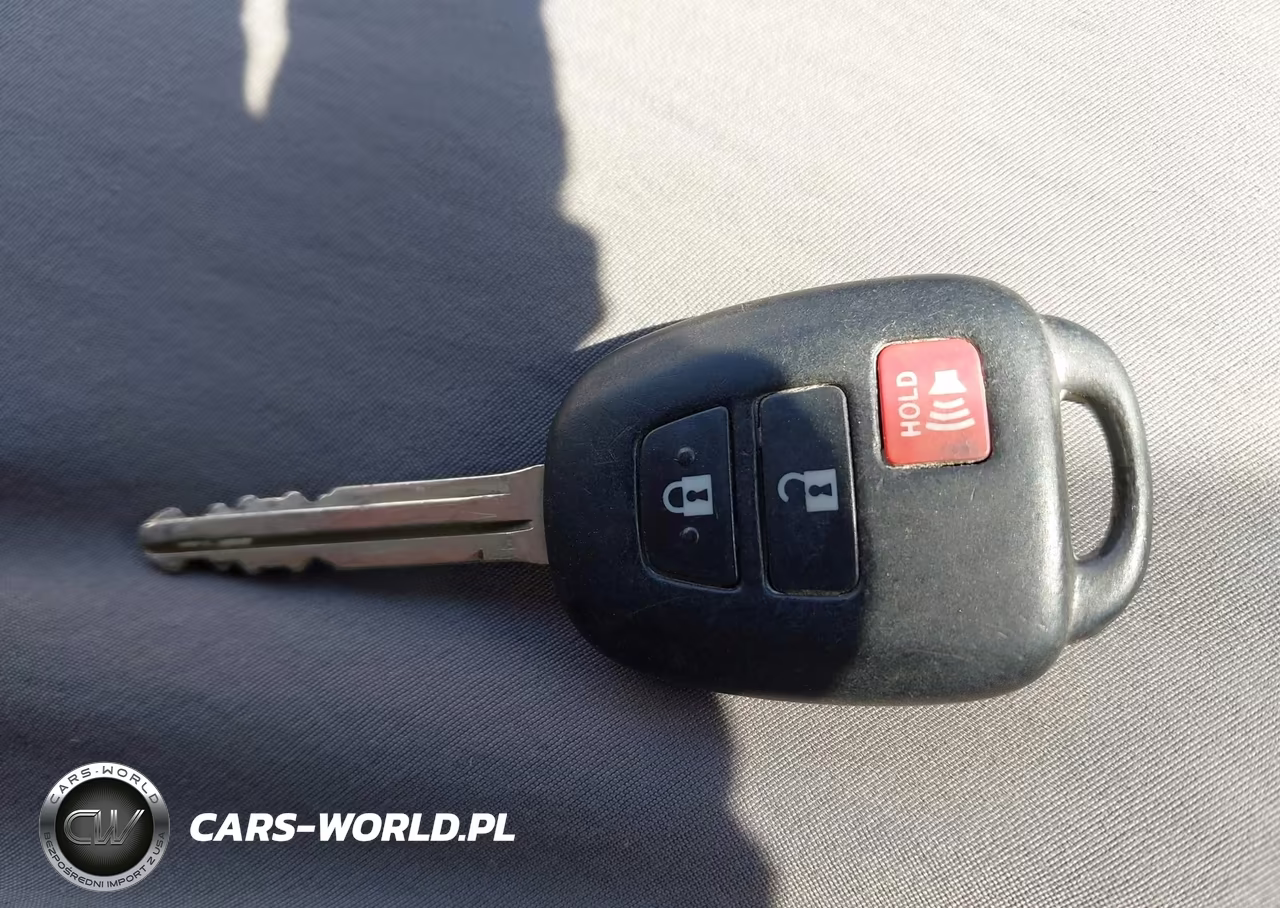 2018 Toyota Prius C One VIN:JTDKDTB33J1599431 - 11