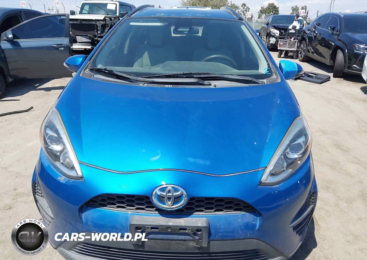 2018 Toyota Prius C One VIN:JTDKDTB33J1599431 - 12