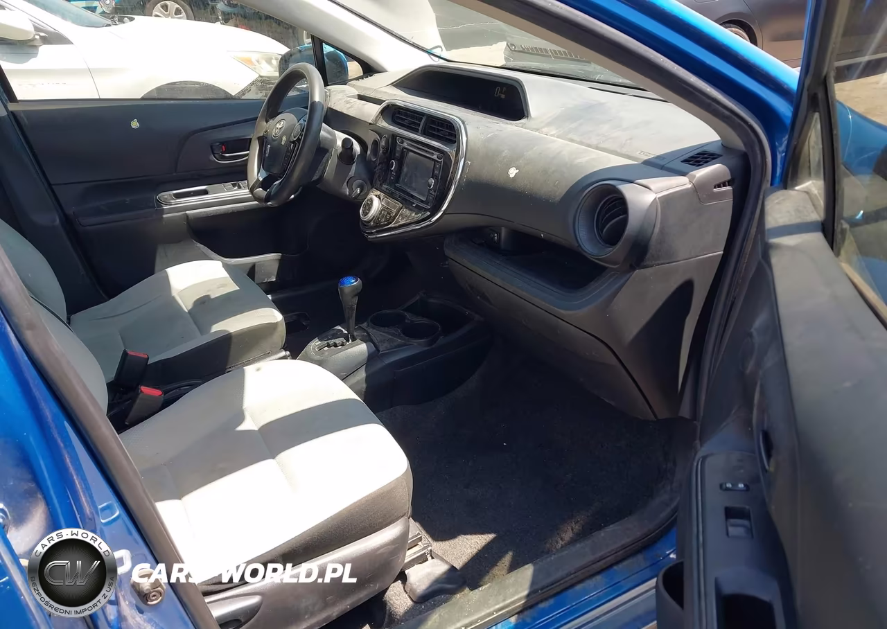2018 Toyota Prius C One VIN:JTDKDTB33J1599431 - 5