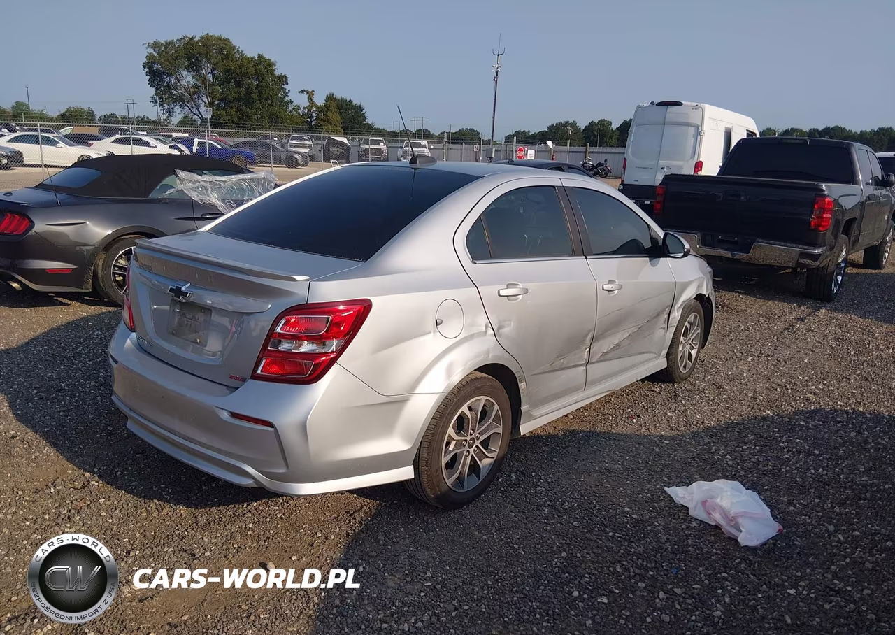 2019 Chevrolet Sonic Lt Auto VIN:1G1JD5SB9K4148897 - 4