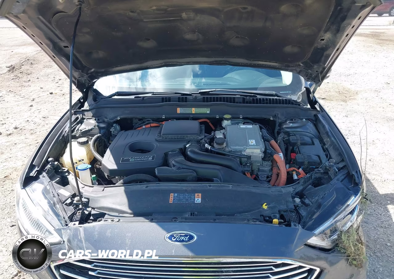 2017 Ford Fusion Energi Titanium VIN:3FA6P0SUXHR191580 - 10