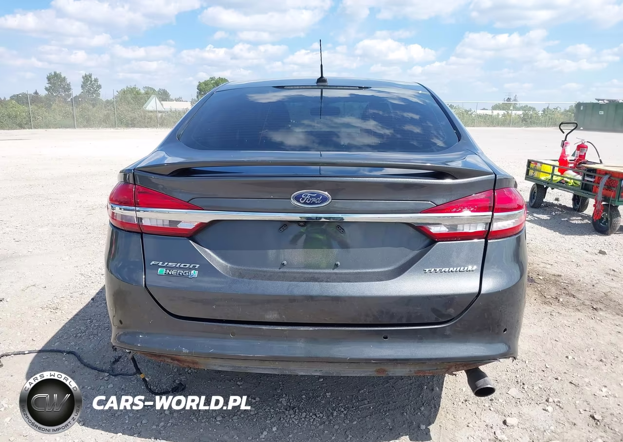 2017 Ford Fusion Energi Titanium VIN:3FA6P0SUXHR191580 - 16