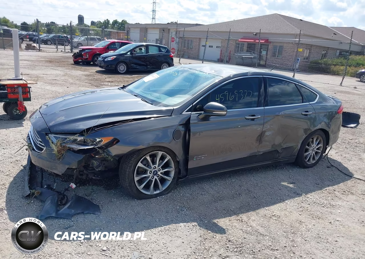 2017 Ford Fusion Energi Titanium VIN:3FA6P0SUXHR191580 - 6