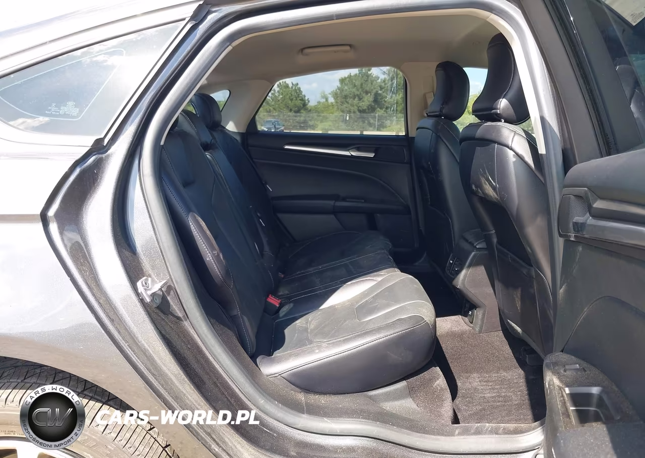 2017 Ford Fusion Energi Titanium VIN:3FA6P0SUXHR191580 - 8