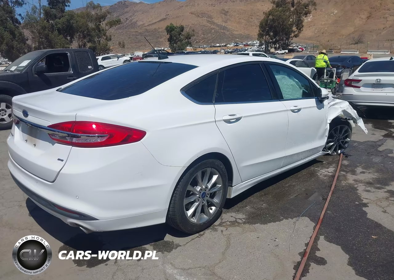 2017 Ford Fusion Se VIN:3FA6P0H79HR302721 - 4