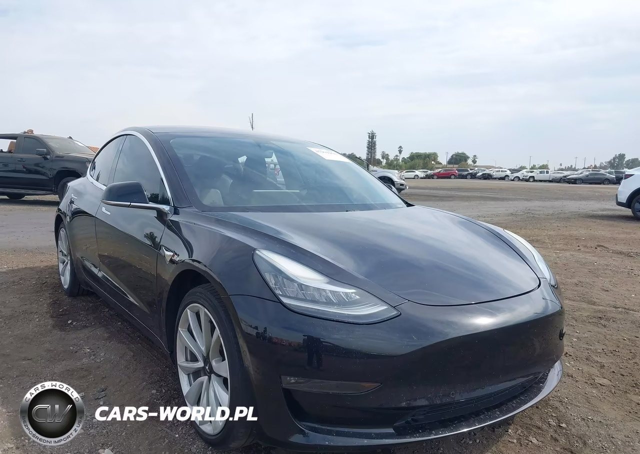 2018 Tesla Model 3 Long Range-Mid Range – zdjęcie 1 z 15