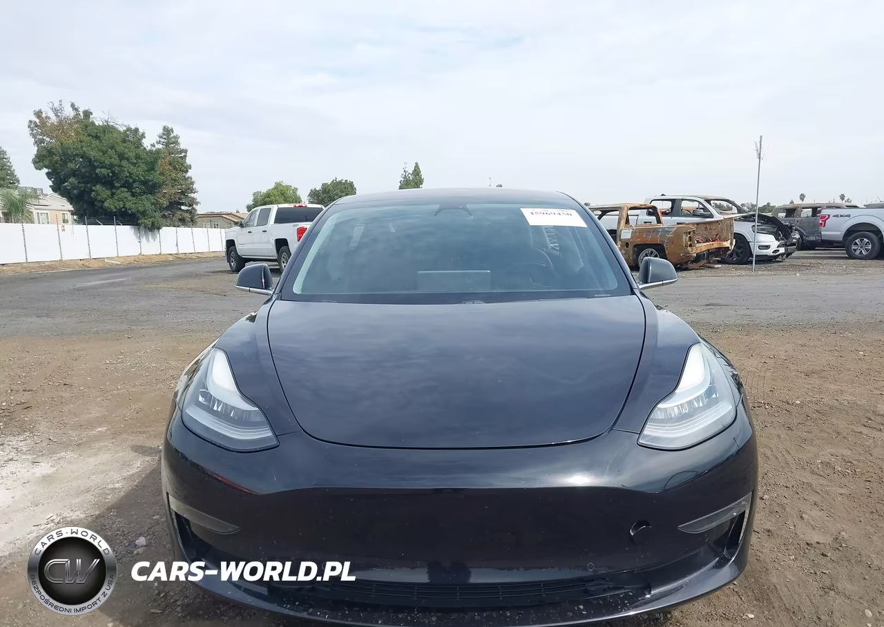 2018 Tesla Model 3 Long Range-Mid Range VIN:5YJ3E1EA1JF071068 - 11