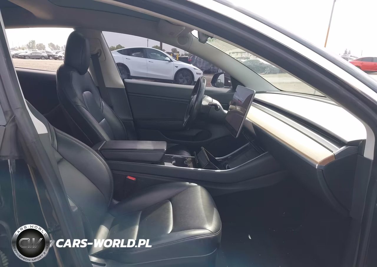 2018 Tesla Model 3 Long Range-Mid Range VIN:5YJ3E1EA1JF071068 - 5