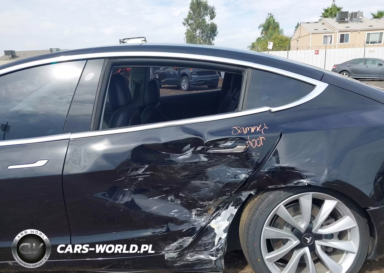 2018 Tesla Model 3 Long Range-Mid Range VIN:5YJ3E1EA1JF071068 - 6