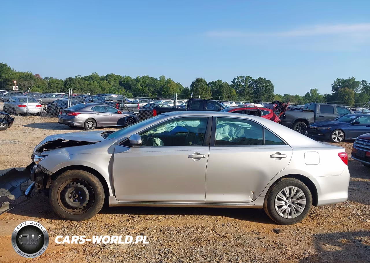 2014 Toyota Camry Le VIN:4T1BF1FKXEU449784 - 14