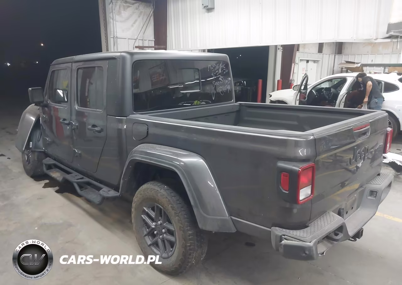 2025 Jeep Gladiator Sport S VIN:1C6RJTAG7SL528631 - 3
