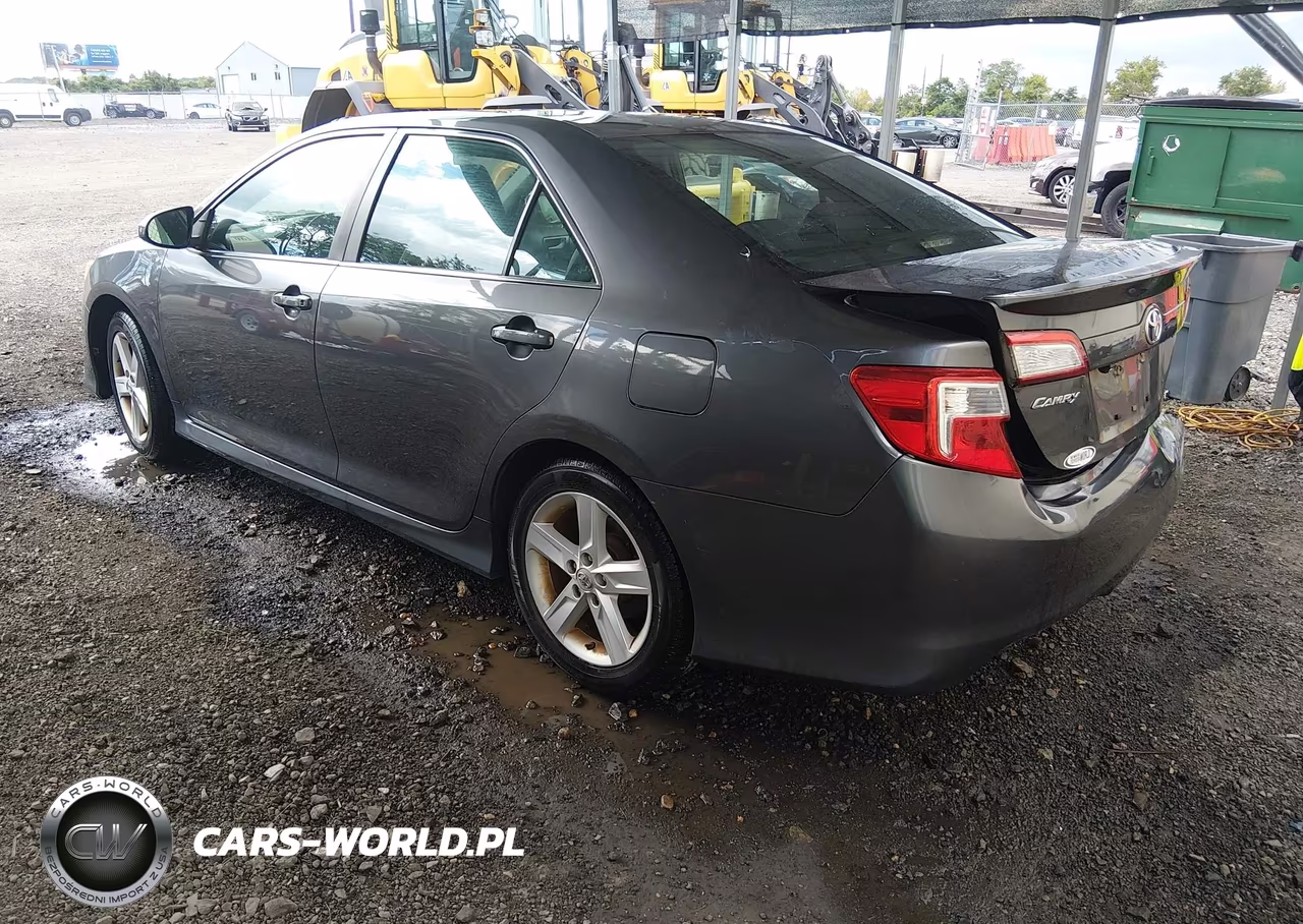 2014 Toyota Camry Se VIN:4T1BF1FK6EU302376 - 3