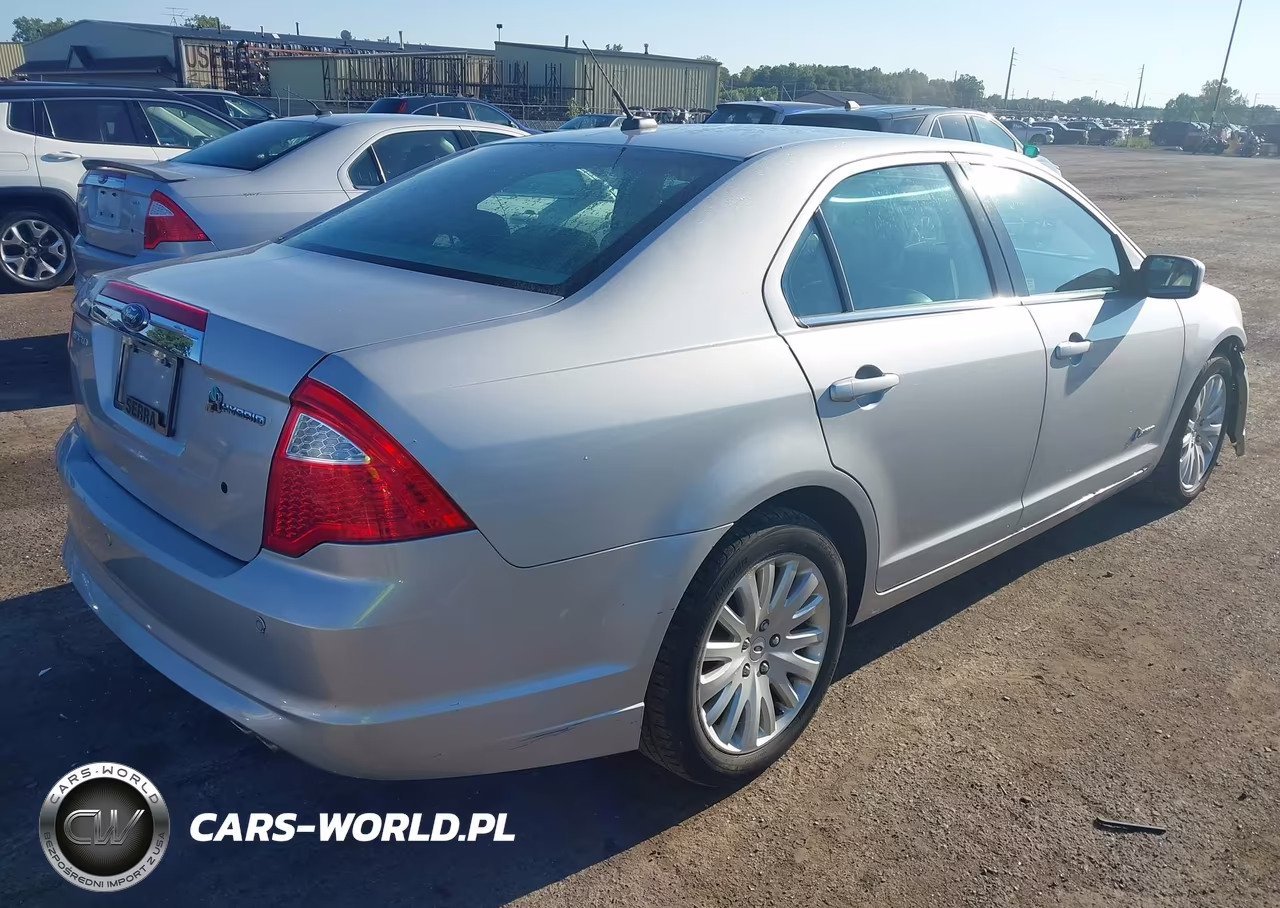 2010 Ford Fusion Hybrid VIN:3FADP0L33AR199989 - 4