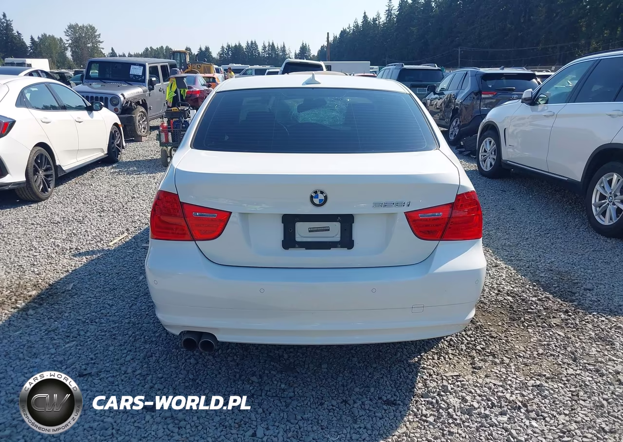 2011 BMW 328I xDrive VIN:WBAPK7G58BNN49192 - 16