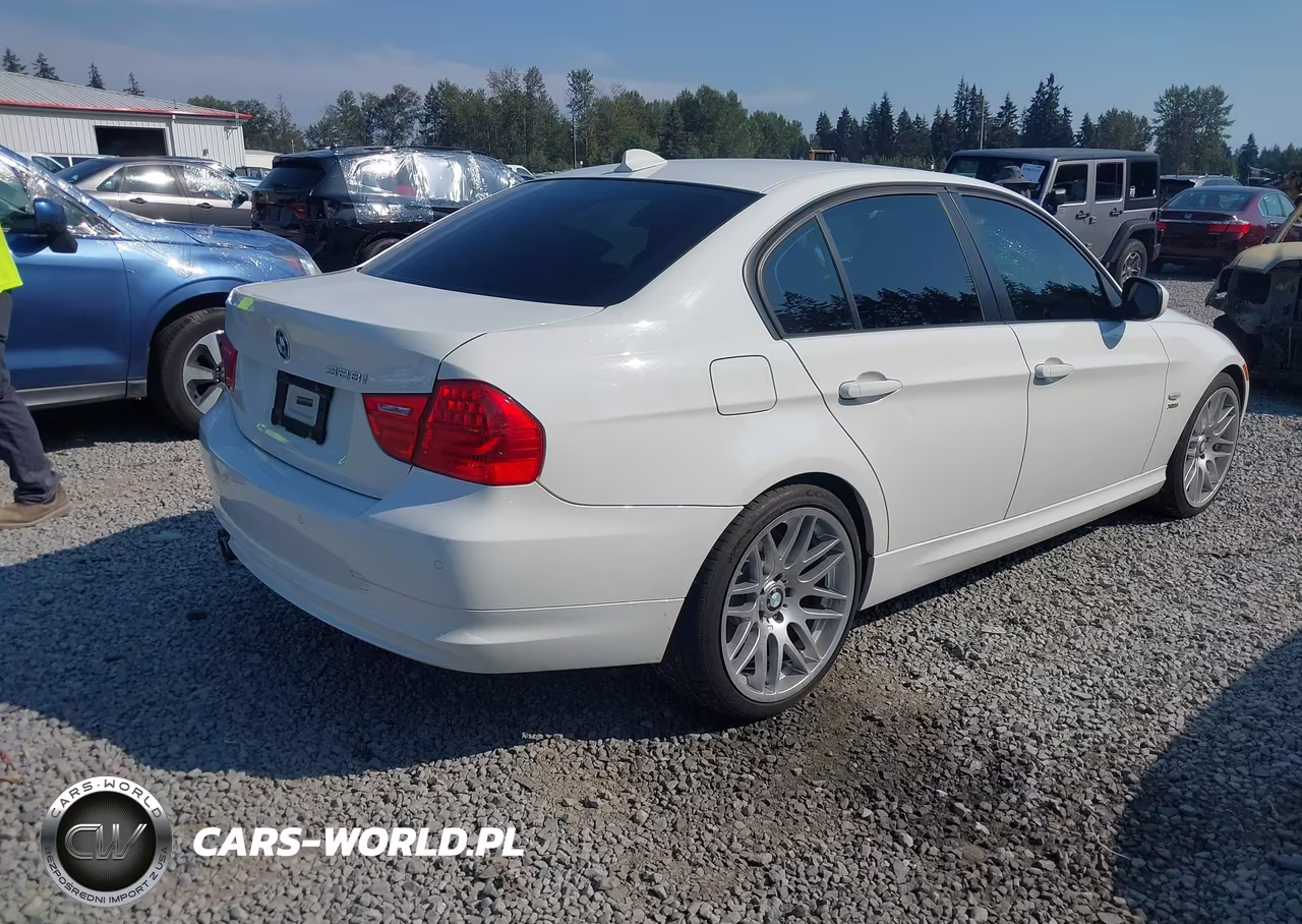 2011 BMW 328I xDrive VIN:WBAPK7G58BNN49192 - 4
