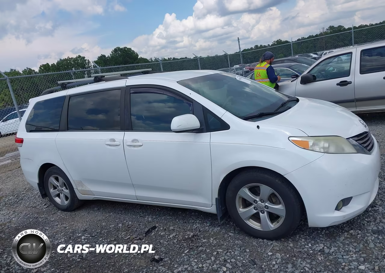 2014 Toyota Sienna Le V6 8 Passenger VIN:5TDKK3DC5ES468108 - 13