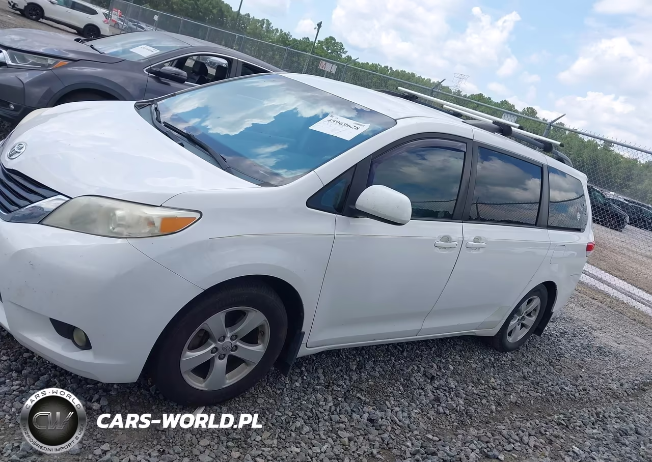 2014 Toyota Sienna Le V6 8 Passenger VIN:5TDKK3DC5ES468108 - 14