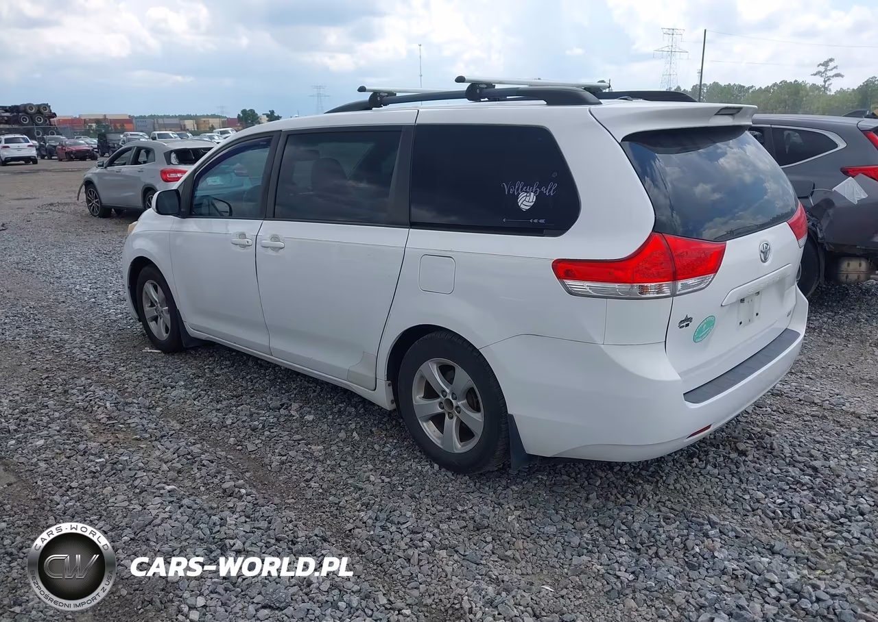 2014 Toyota Sienna Le V6 8 Passenger VIN:5TDKK3DC5ES468108 - 3