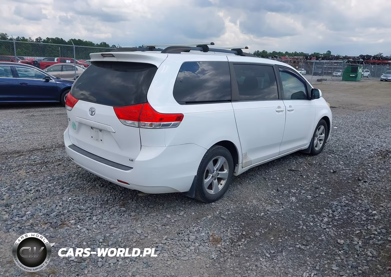 2014 Toyota Sienna Le V6 8 Passenger VIN:5TDKK3DC5ES468108 - 4