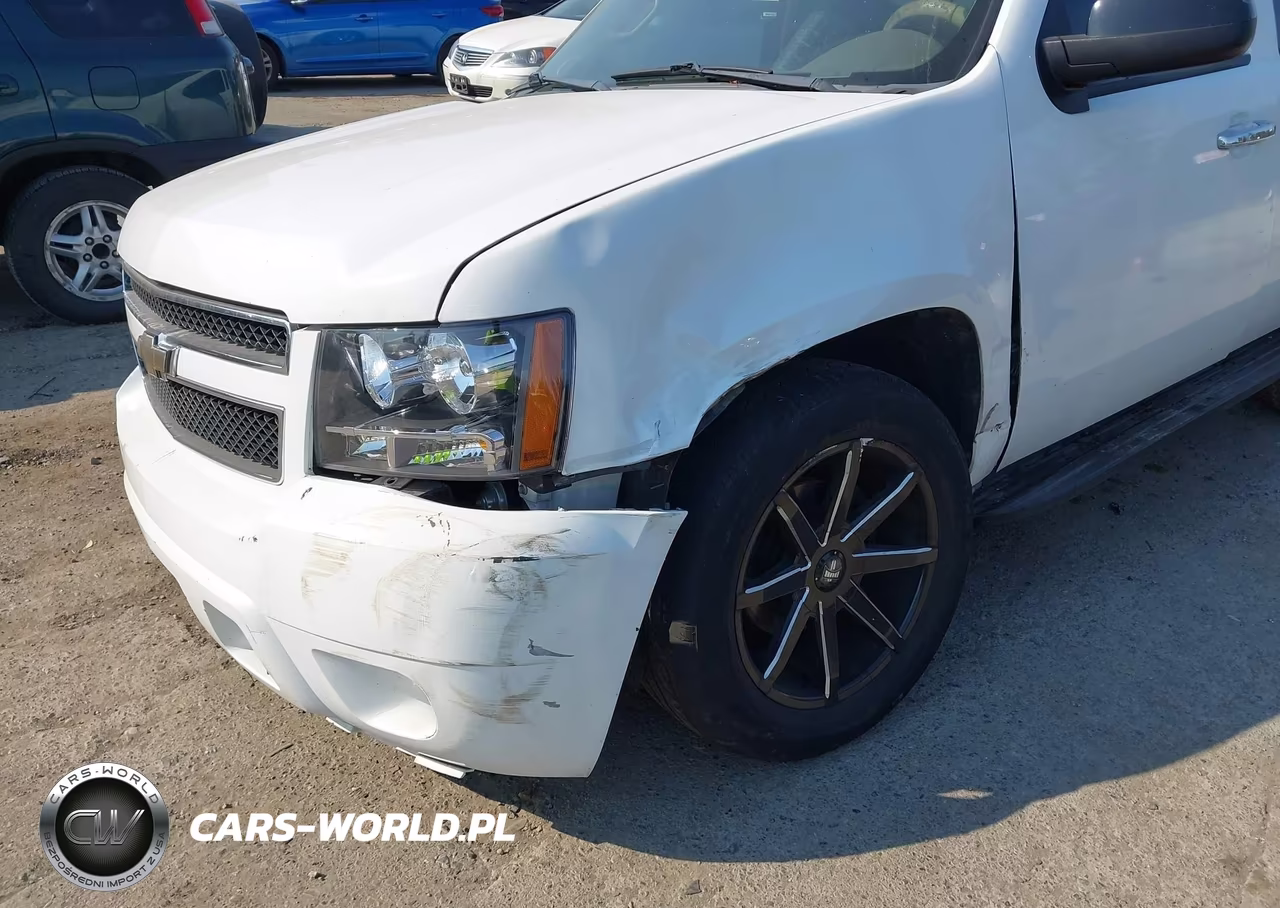 2011 Chevrolet Tahoe Ls VIN:1GNSCAE0XBR390576 - 12