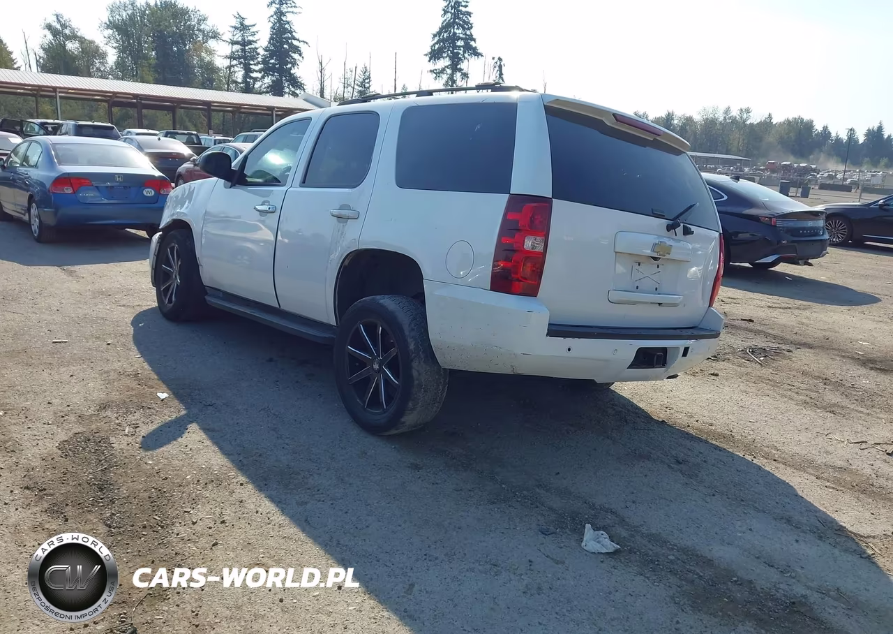 2011 Chevrolet Tahoe Ls VIN:1GNSCAE0XBR390576 - 3
