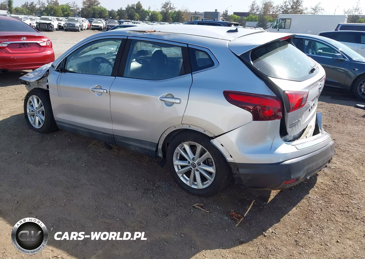 2019 Nissan Rogue Sport S VIN:JN1BJ1CP2KW526976 - 3