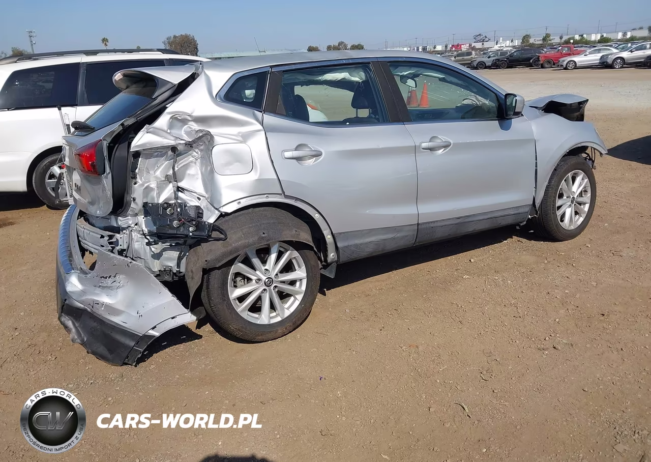 2019 Nissan Rogue Sport S VIN:JN1BJ1CP2KW526976 - 4
