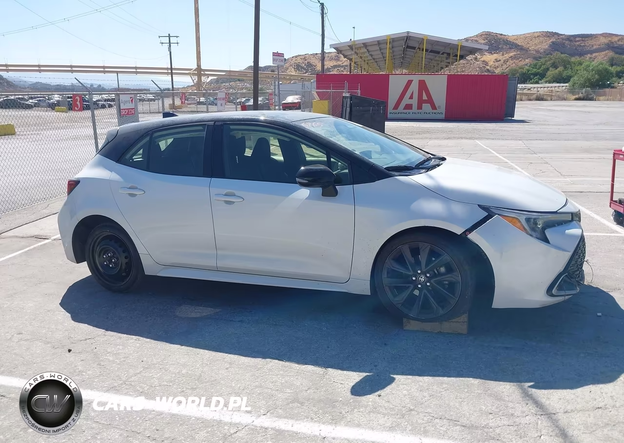 2024 Toyota Corolla Xse VIN:JTNC4MBE0R3215578 - 14