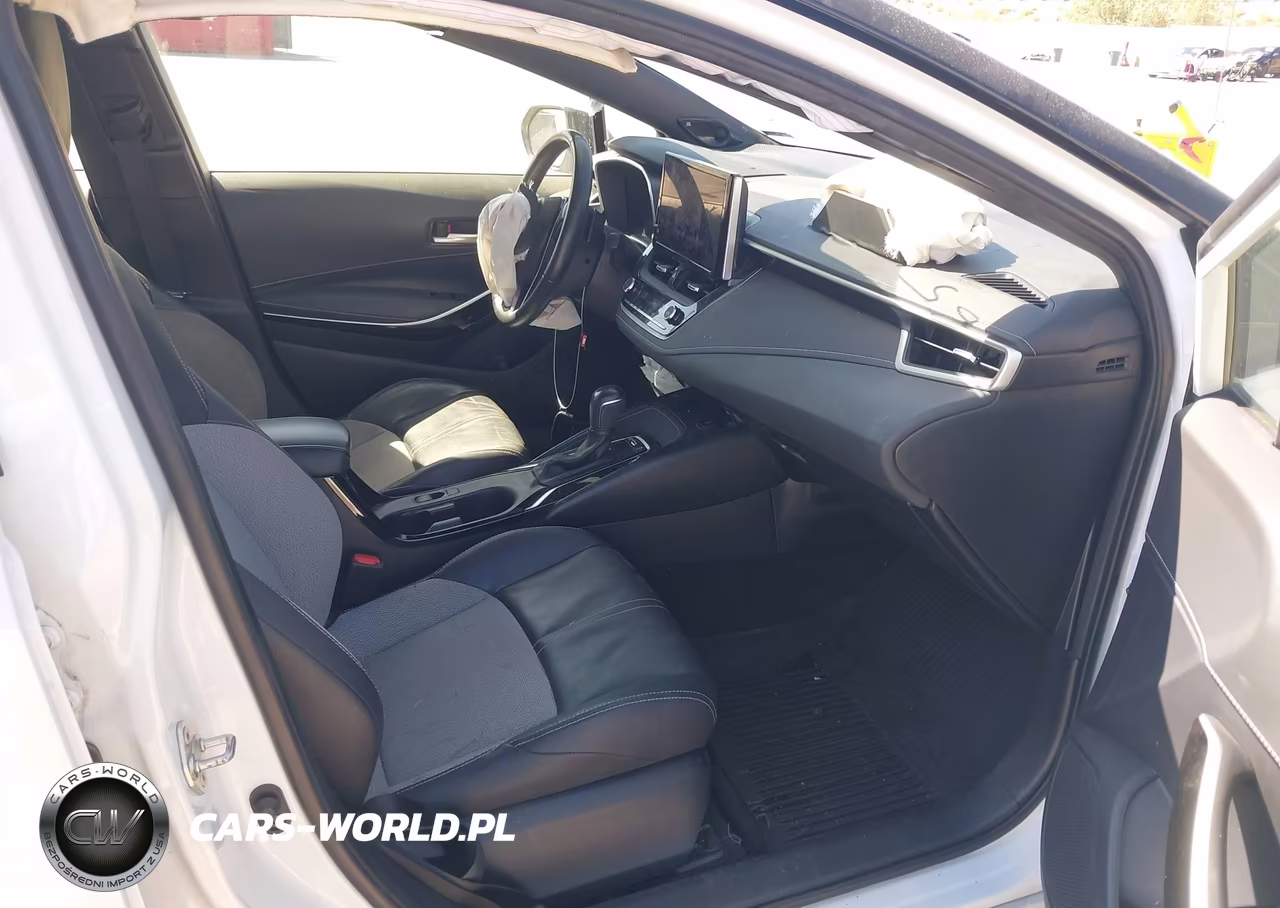 2024 Toyota Corolla Xse VIN:JTNC4MBE0R3215578 - 5