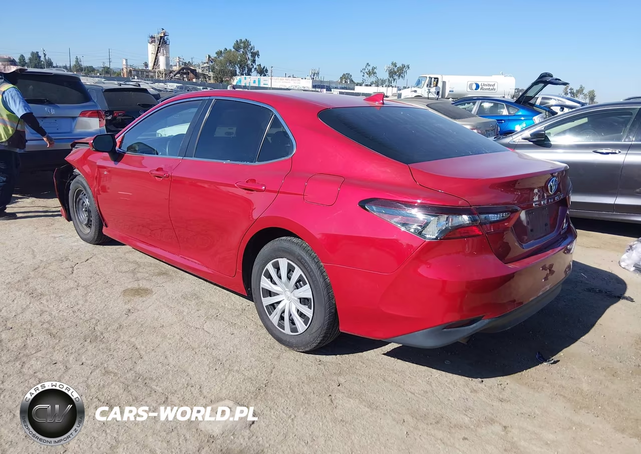 2024 Toyota Camry Hybrid Le VIN:4T1C31AK4RU069463 - 3