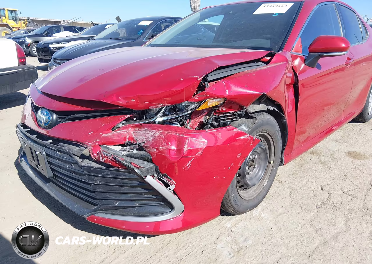 2024 Toyota Camry Hybrid Le VIN:4T1C31AK4RU069463 - 6