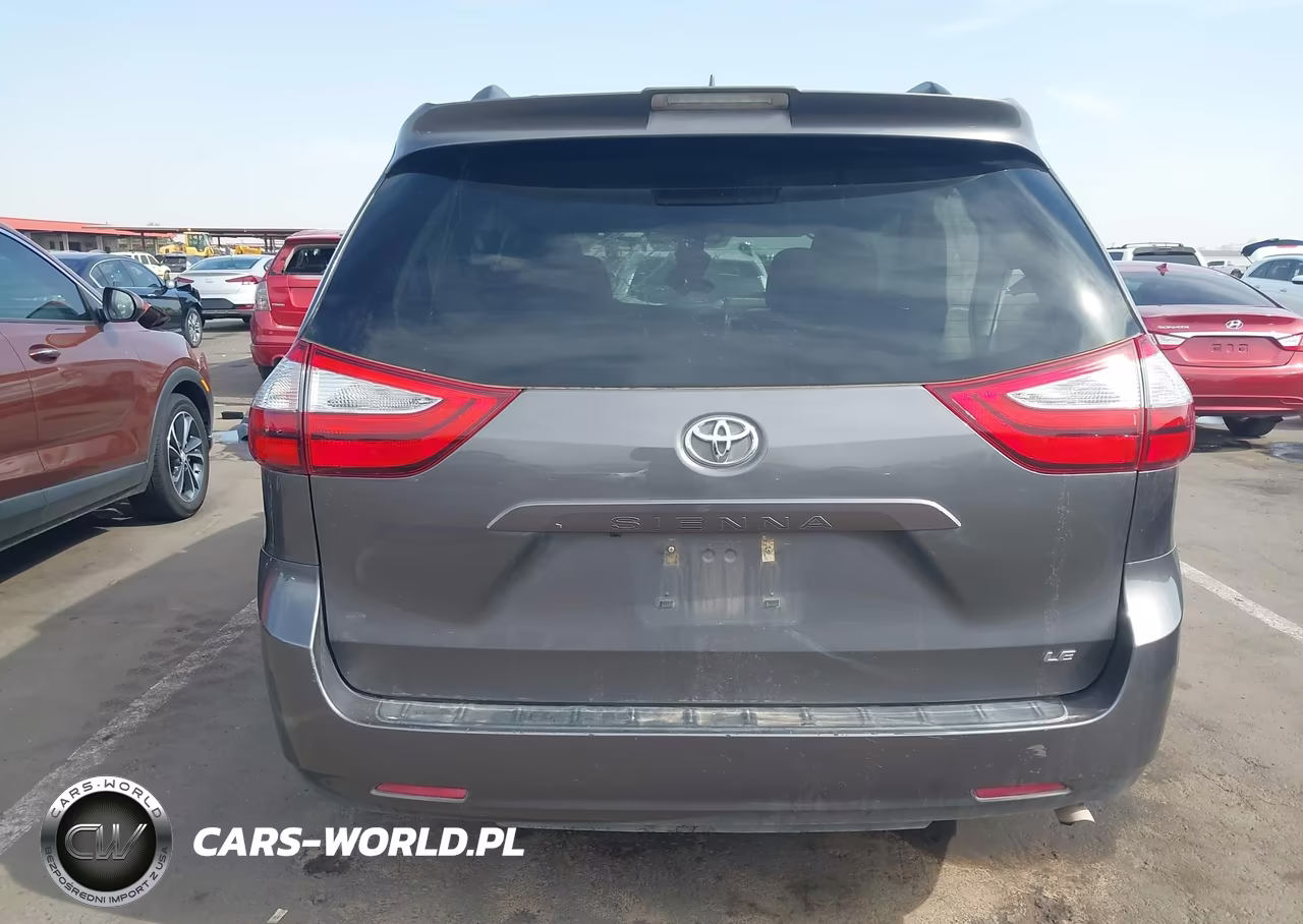 2018 Toyota Sienna Le 8 Passenger VIN:5TDKZ3DC2JS924524 - 16