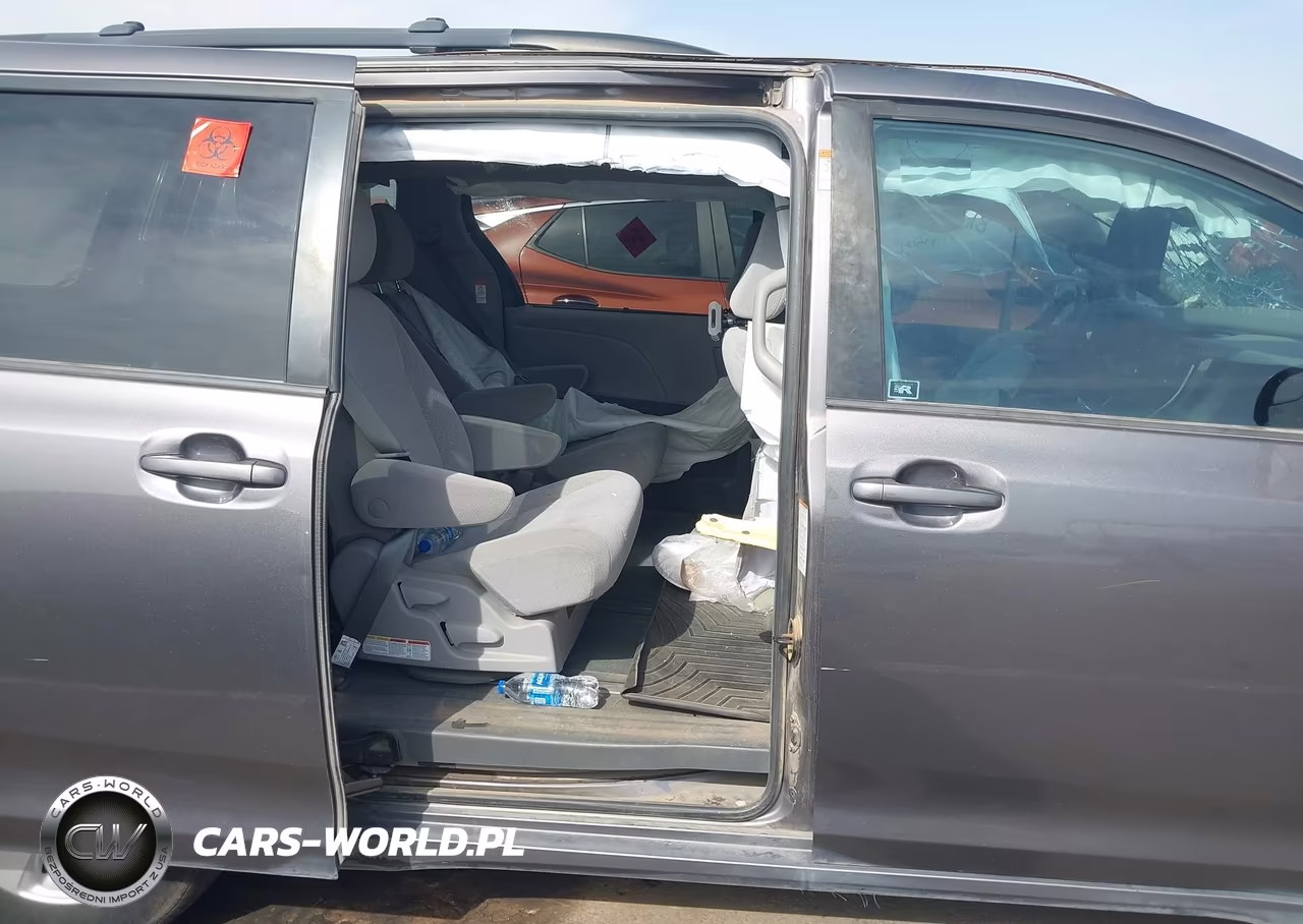 2018 Toyota Sienna Le 8 Passenger VIN:5TDKZ3DC2JS924524 - 8