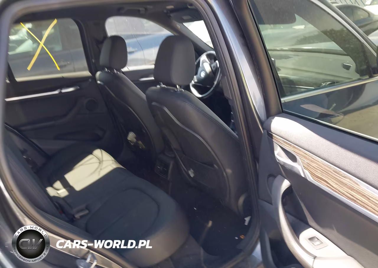 2018 BMW X1 xDrive28I VIN:WBXHT3C3XJ5L32875 - 8