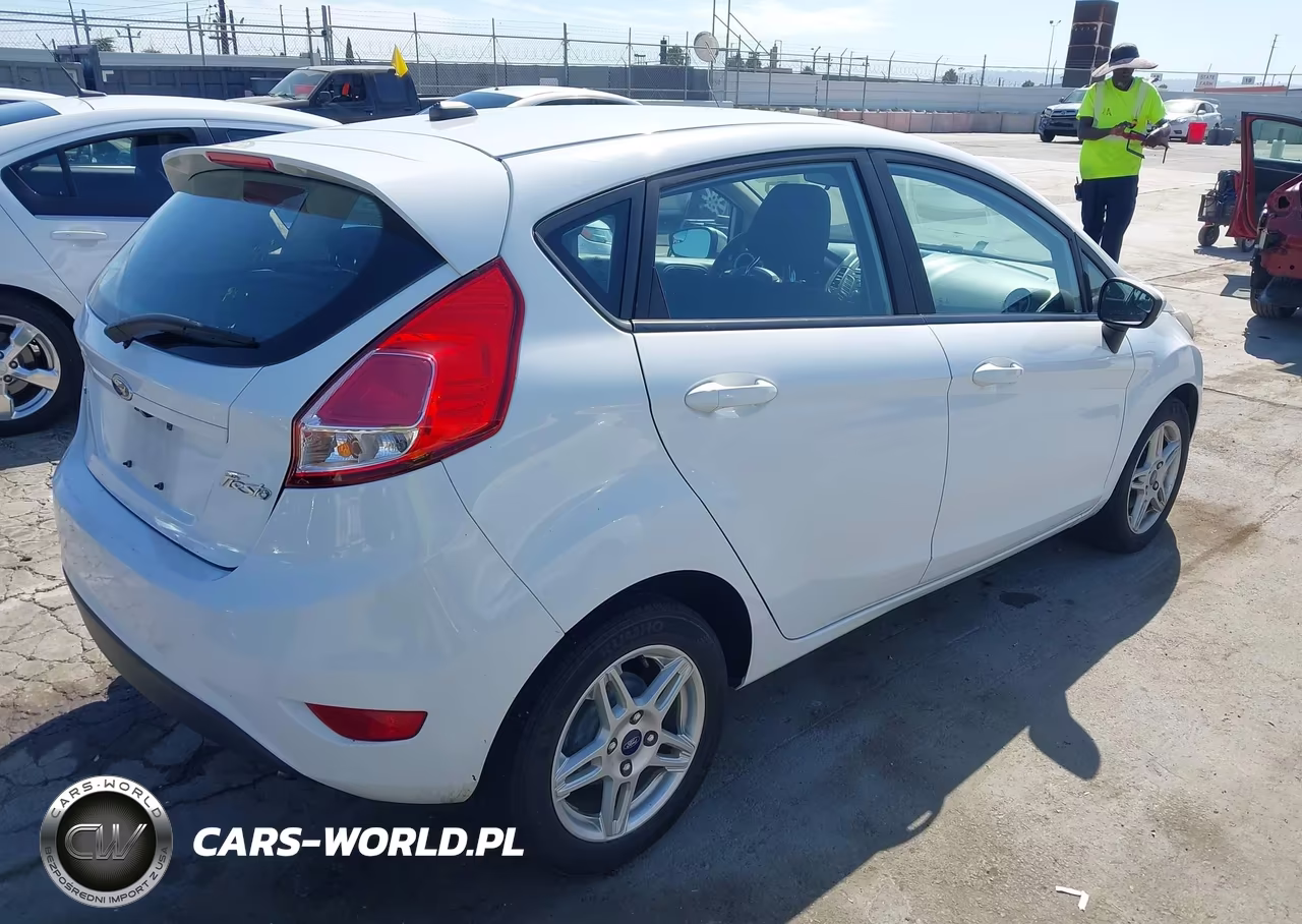 2018 Ford Fiesta Se VIN:3FADP4EJ7JM115365 - 4