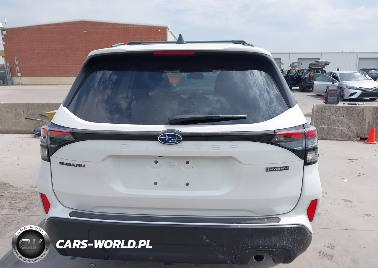 2025 Subaru Forester Touring Hybrid VIN:JF2SLSTD4SH423048 - 17