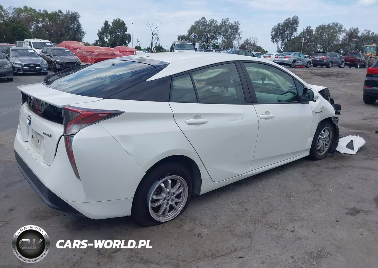 2016 Toyota Prius Two VIN:JTDKBRFUXG3002901 - 4
