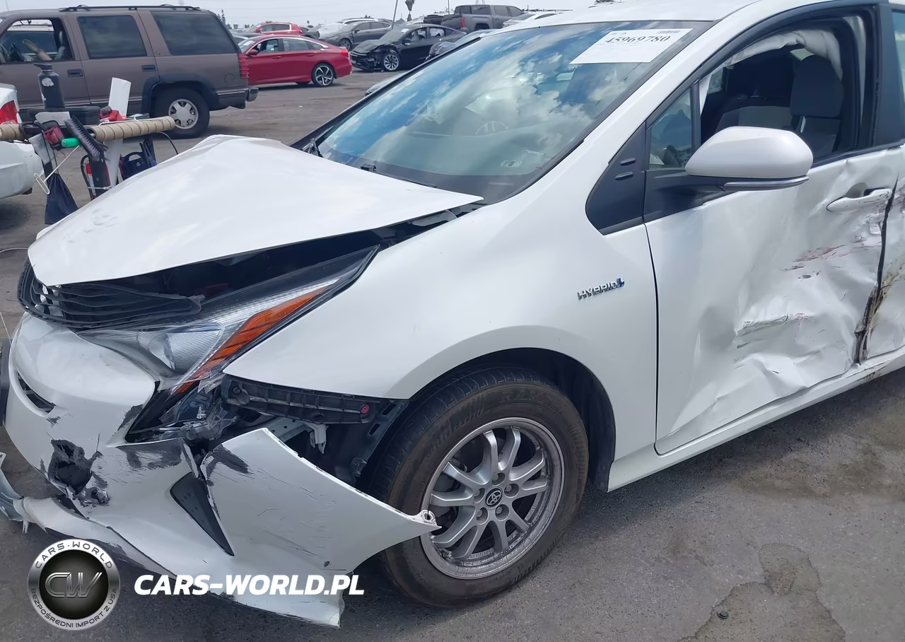 2016 Toyota Prius Two VIN:JTDKBRFUXG3002901 - 6
