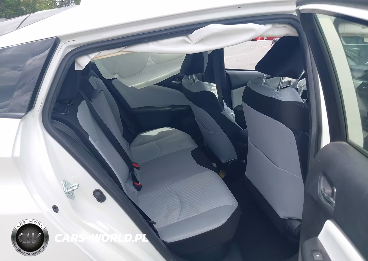 2016 Toyota Prius Two VIN:JTDKBRFUXG3002901 - 8