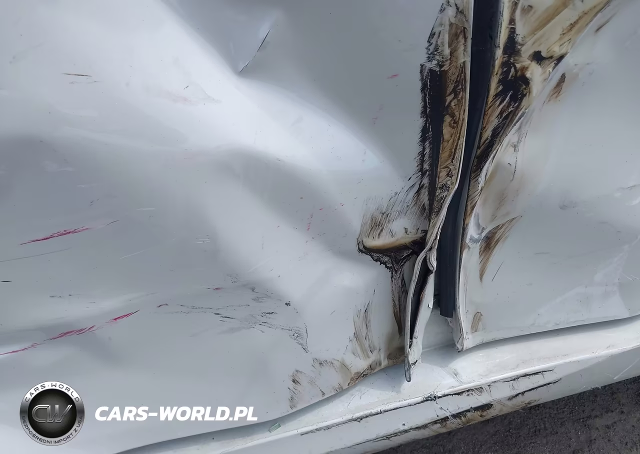 2016 Toyota Prius Two VIN:JTDKBRFUXG3002901 - 9
