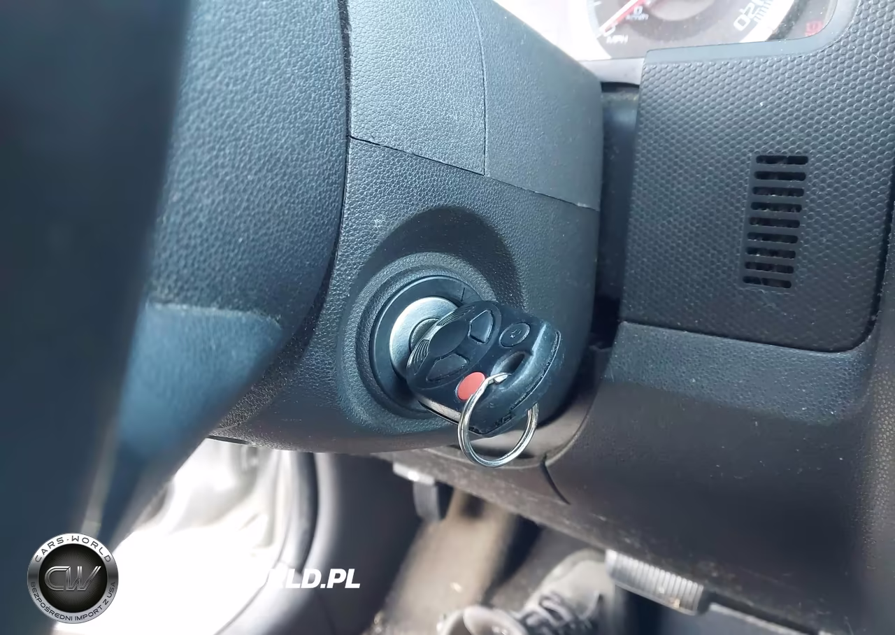 2010 Ford Escape Xlt VIN:1FMCU0D78AKB31476 - 11
