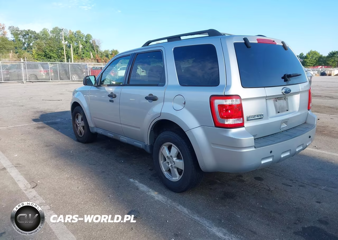 2010 Ford Escape Xlt VIN:1FMCU0D78AKB31476 - 3