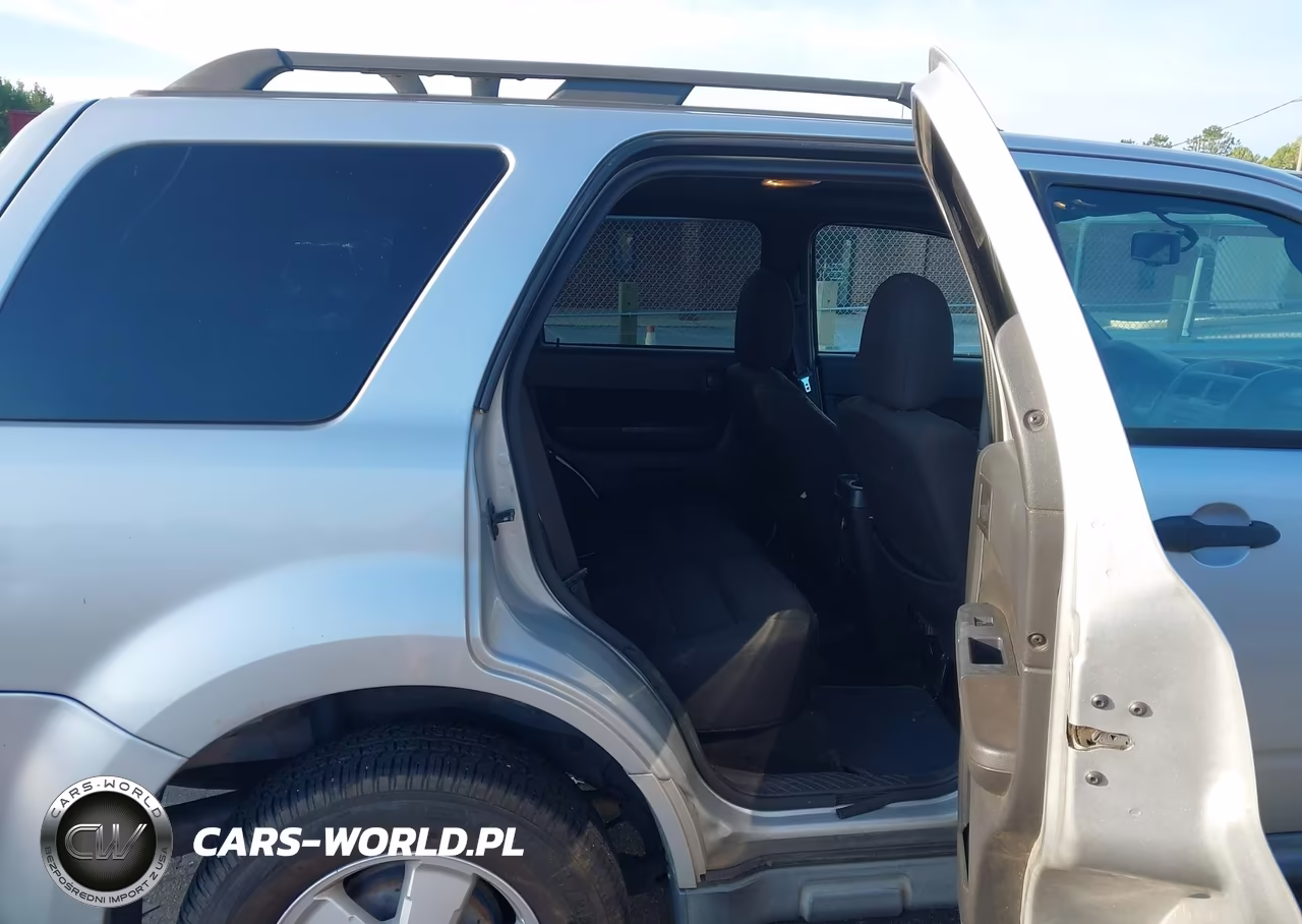 2010 Ford Escape Xlt VIN:1FMCU0D78AKB31476 - 8