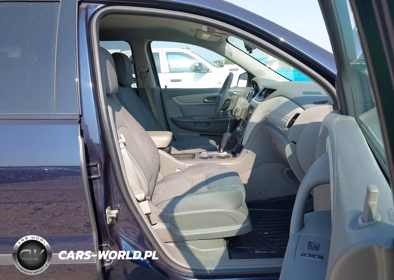 2015 Chevrolet Traverse Ls VIN:1GNKRFED8FJ372886 - 5