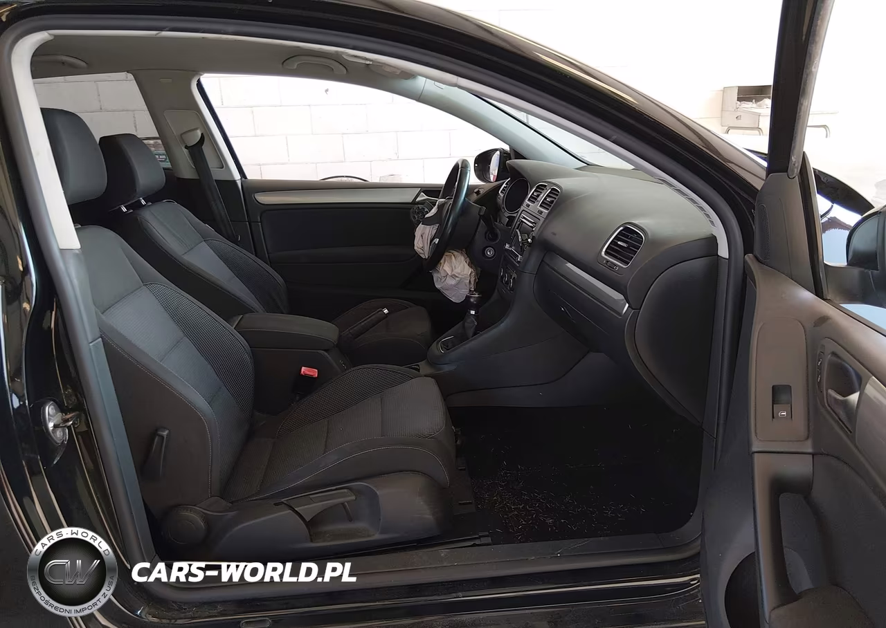 2012 Volkswagen Golf Tdi 2-Door VIN:WVWMM7AJ3CW011873 - 5
