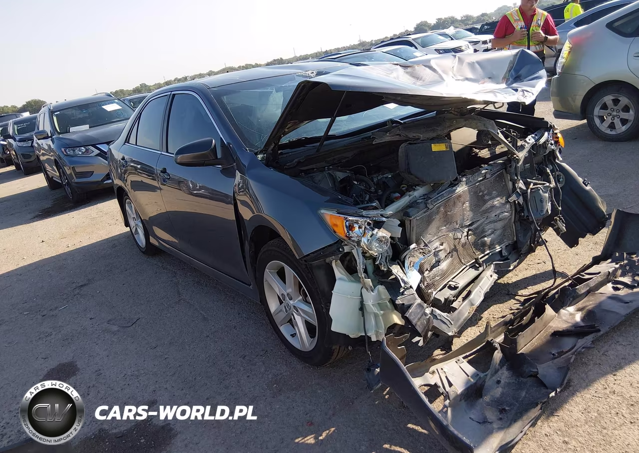2014 Toyota Camry Se VIN:4T1BF1FK0EU737877 - 1